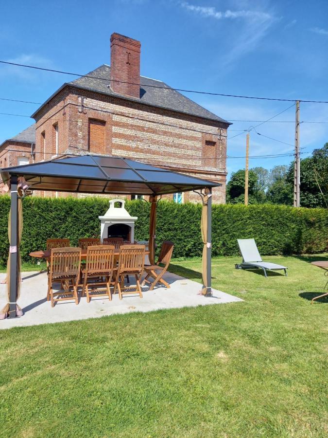 La Maison Aux Pivoines Theuville-aux-Maillots Buitenkant foto